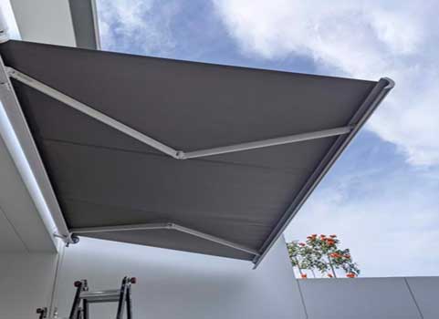 mai-che-san-truoc-nha